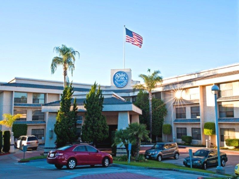 Hotel Doubletree By Hilton Pomona Esterno foto